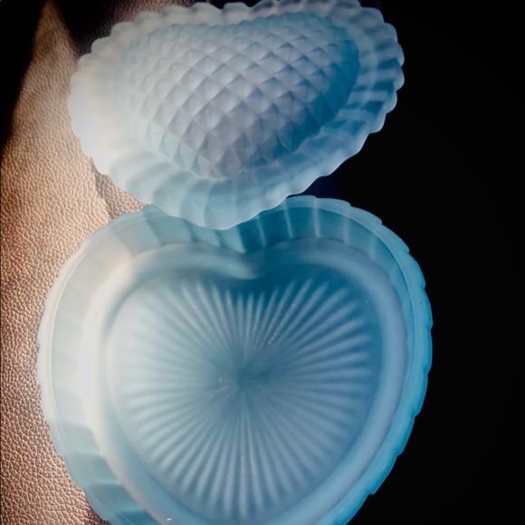 Beautiful trinket - Picture 2 of 2